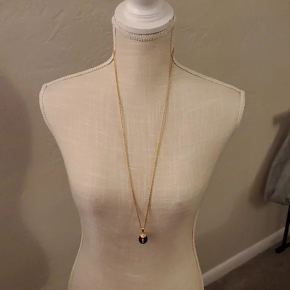 Vintage AVON Gold Tone Necklace Purple Enamel & Rhinestone Faberge Egg Pendant - Picture 3 of 9